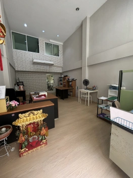 Investment Property Yield ประมาณ 6%