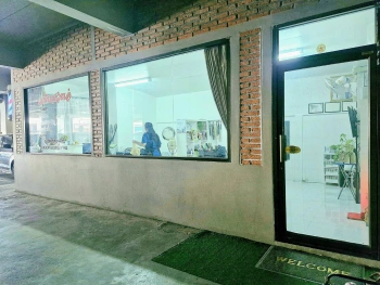 ให้เช่าห้องว่าง ใต้อพาร์ทเม้น ห้องเนื้อที่ประมาณ 13 ตรม คนเยอะ ใกล้ 7-11แหล่งชุมชนเหมาะกับทำหลายธุรกิจ