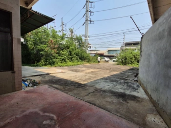 ให้เช่าที่ดินประมาณ 1 ไร่  แหล่งชุมชนใจกลางเมืองสลกบาตรเขตติดต่อระหว่างนครสวรรค์-กำแพงเพชรที่ดินปั๊มร้างในเมือง
