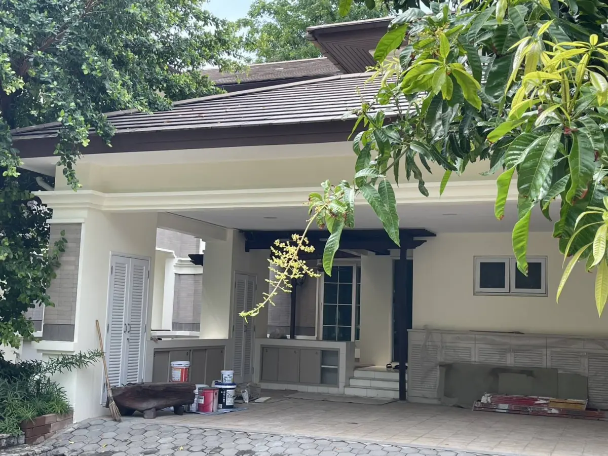 ขายและให้เช่าหมู่บ้านลดาวัลย์ รามอินทรา เป็นหลังไข่แดง อยู่ตรงกลาง สวยที่สุดในโครงการลดาวัลย์ รามอินทรา