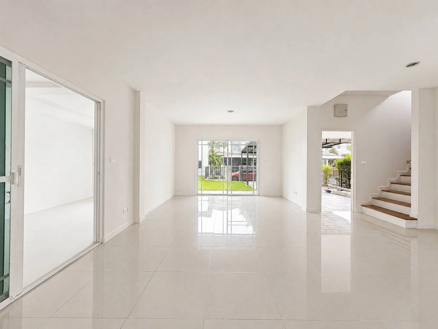 ขายบ้านเดี่ยว 2 ชั้น หลังริม หมู่บ้านมัณฑนา รามอินทรา–วงแหวน