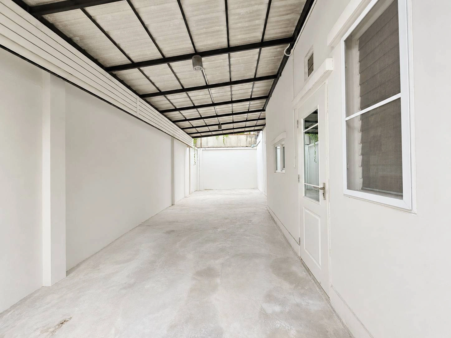 ขายบ้านเดี่ยว 2 ชั้น หลังริม หมู่บ้านมัณฑนา รามอินทรา–วงแหวน