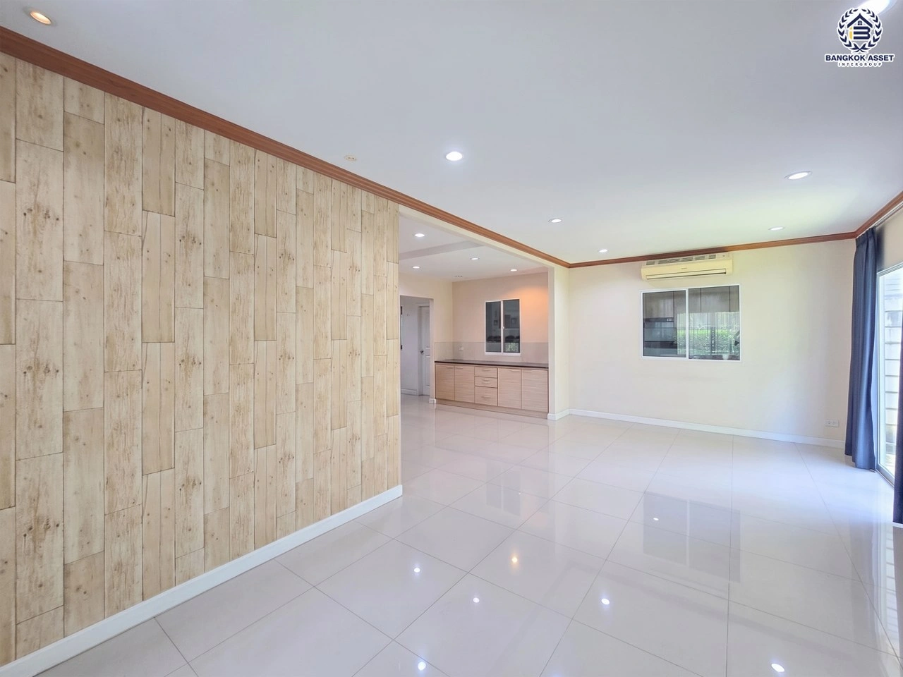 บ้านเดี่ยว โครงการ พฤกษาวิลเลจ31 เดอะซีซั่น กาญจนาภิเษก-บางใหญ่ จากแบรนด์ Pruksa เนื้อที่ 51.80 ตร.ว. พื้นที่ใช้สอย 140 ตร.ม. ฟังก์ชัน 3 ห้องนอน 3 ห้องน้ำ จอดรถได้ 2 คัน บนทำเลศักยภาพ ติดถนนกาญจนาภิเษก ใกล้ห้างเซ็นทรัล เวสต์เกต, ทางด่วน "กาญจนาภิเษก" และรถไฟฟ้าสายสีม่วง "สถานีคลองบางไผ่"