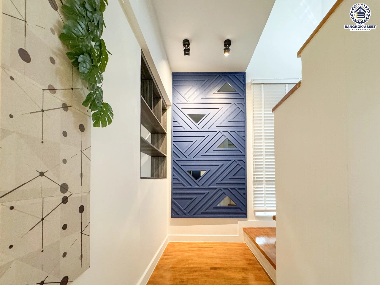 ทาวนโฮมตกแต่งใหม่ พร้อมเข้าอยู่ โครงการ ไพร์มเพลส เดอะกรีนเนอร์รี่ บางใหญ่ หลังมุม เนื้อที่กว้าง 32 ตร.ว. พืนที่ใช้สอย 107 ตร.ม. ฟังก์ชัน 3 ห้องนอน 3 ห้องน้ำ 2 ที่จอดรถ บนทำเลเชื่อมต่อถนนกาญจนาภิเษก, ถนนคลองถนน, ถนนรัตนาธิเบศร์ ใกล้รถไฟฟ้าสายสีม่วง "สถานีคลองบางไผ่"