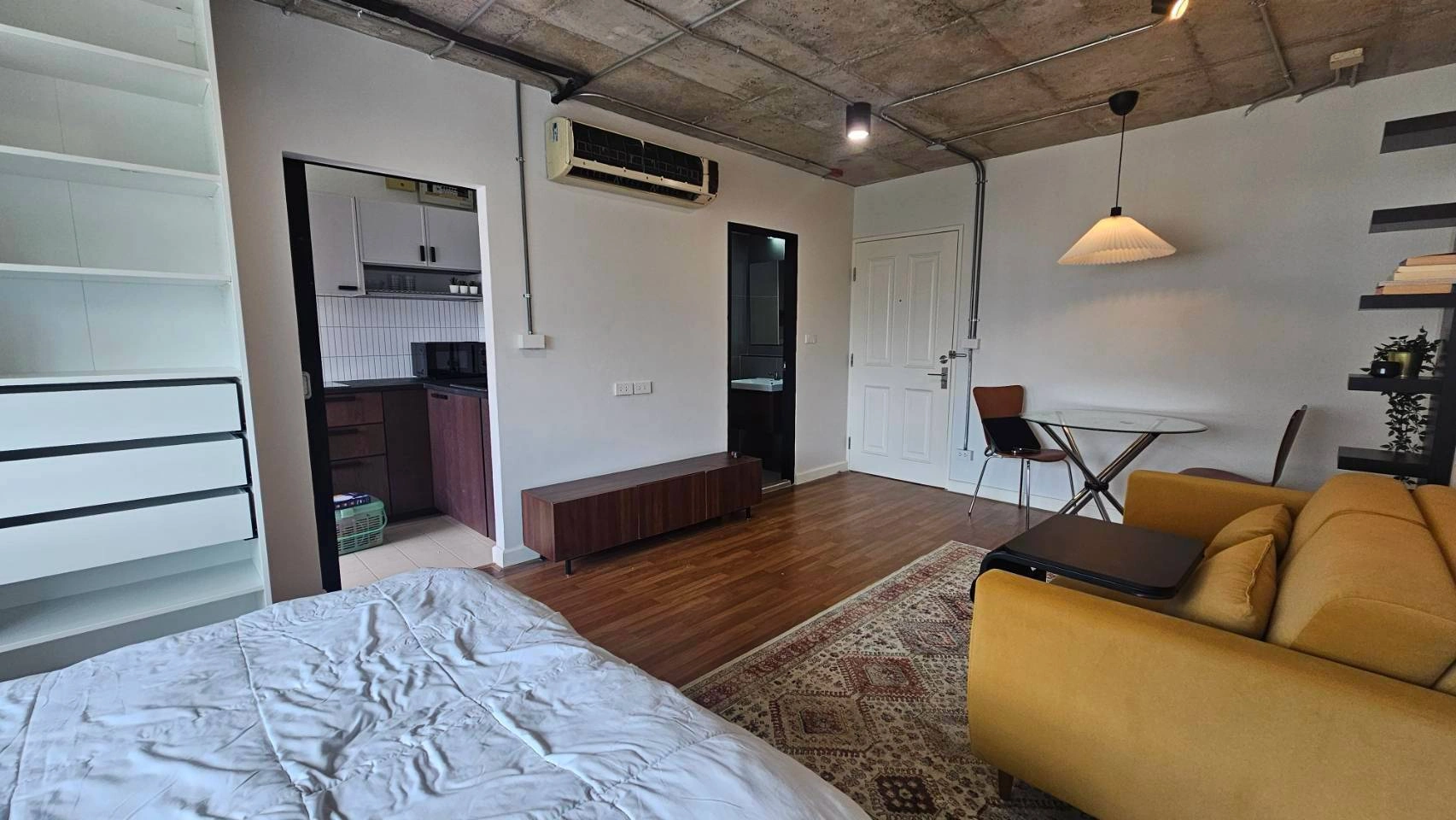 One Thonglor Station 31 sq.m. Studio Loft, 200m from BTS Thong Lo behind T-One. High Yield 8%+, fully furnished, only 3.65 MB.