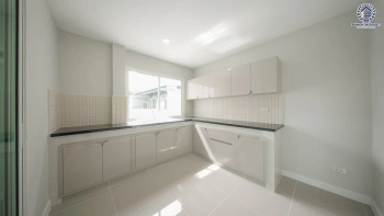 บ้านเดี่ยวรีโนเวทใหม่ โครงการนันทวัน วงแหวน-รัตนาธิเบศร์ หลังมุม เนื้อที่กว้าง 131 ตร.ว. พื้นที่ใช้สอย 307.7 ตร.ม. ฟังก์ชัน 4 ห้องนอน 3 ห้องน้ำ 4 ที่จอดรถ ทำเลรัตนาธิเบศร์-นครอินทร์ ใกล้เซ็นทรัลเวสเกตและรถไฟฟ้าสายสีม่วง "สถานีตลาดบางใหญ่"