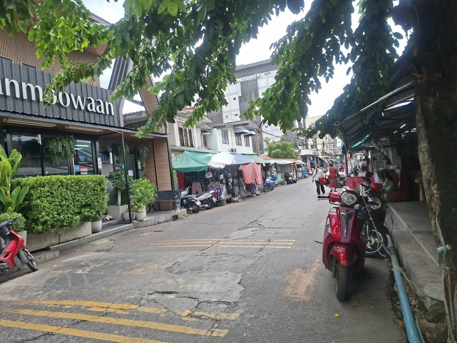 ขายบ้านพร้อมที่ดิน ทำเลค้าขาย อยู่กลางใจตลาด.4.มุมเมือง