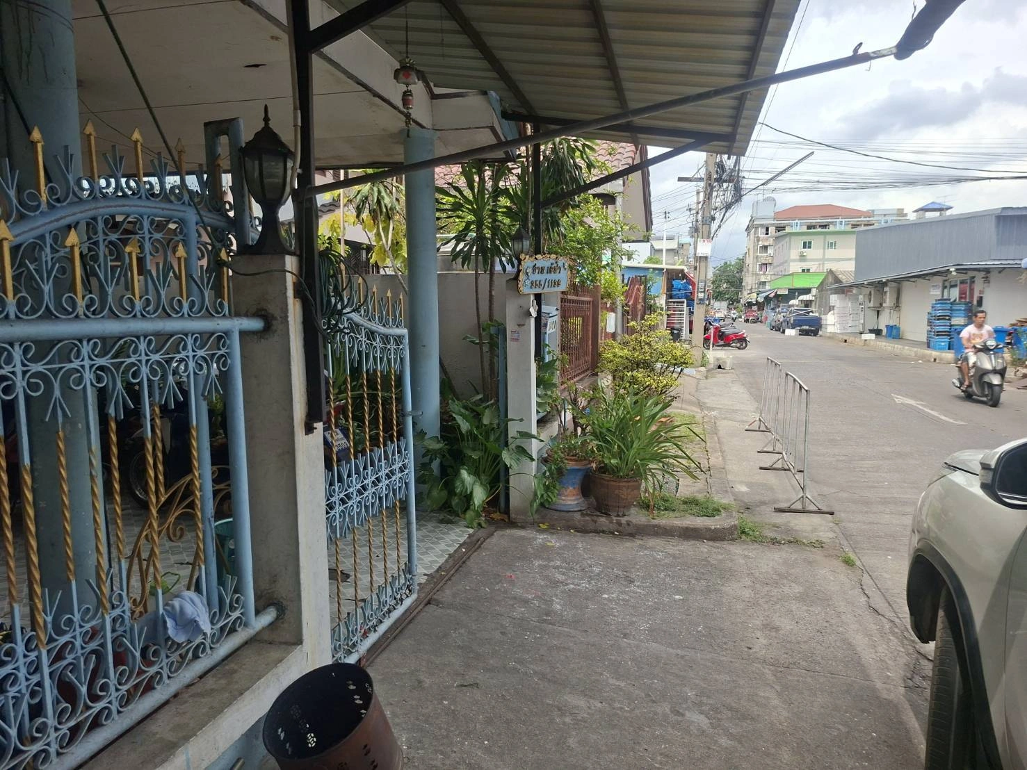 ขายบ้านพร้อมที่ดิน ทำเลค้าขาย อยู่กลางใจตลาด.4.มุมเมือง
