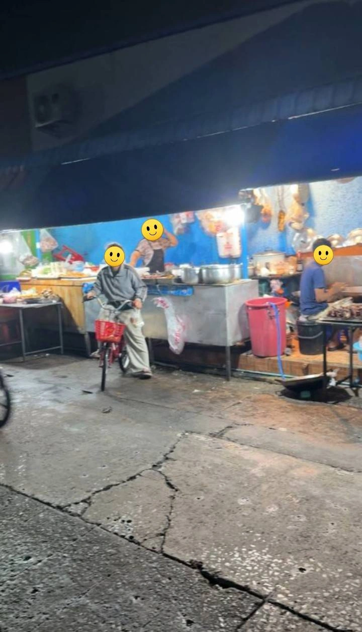 ขายบ้านพร้อมที่ดิน ทำเลค้าขาย อยู่กลางใจตลาด.4.มุมเมือง
