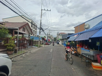 ขายบ้านพร้อมที่ดิน ทำเลค้าขาย อยู่กลางใจตลาด.4.มุมเมือง