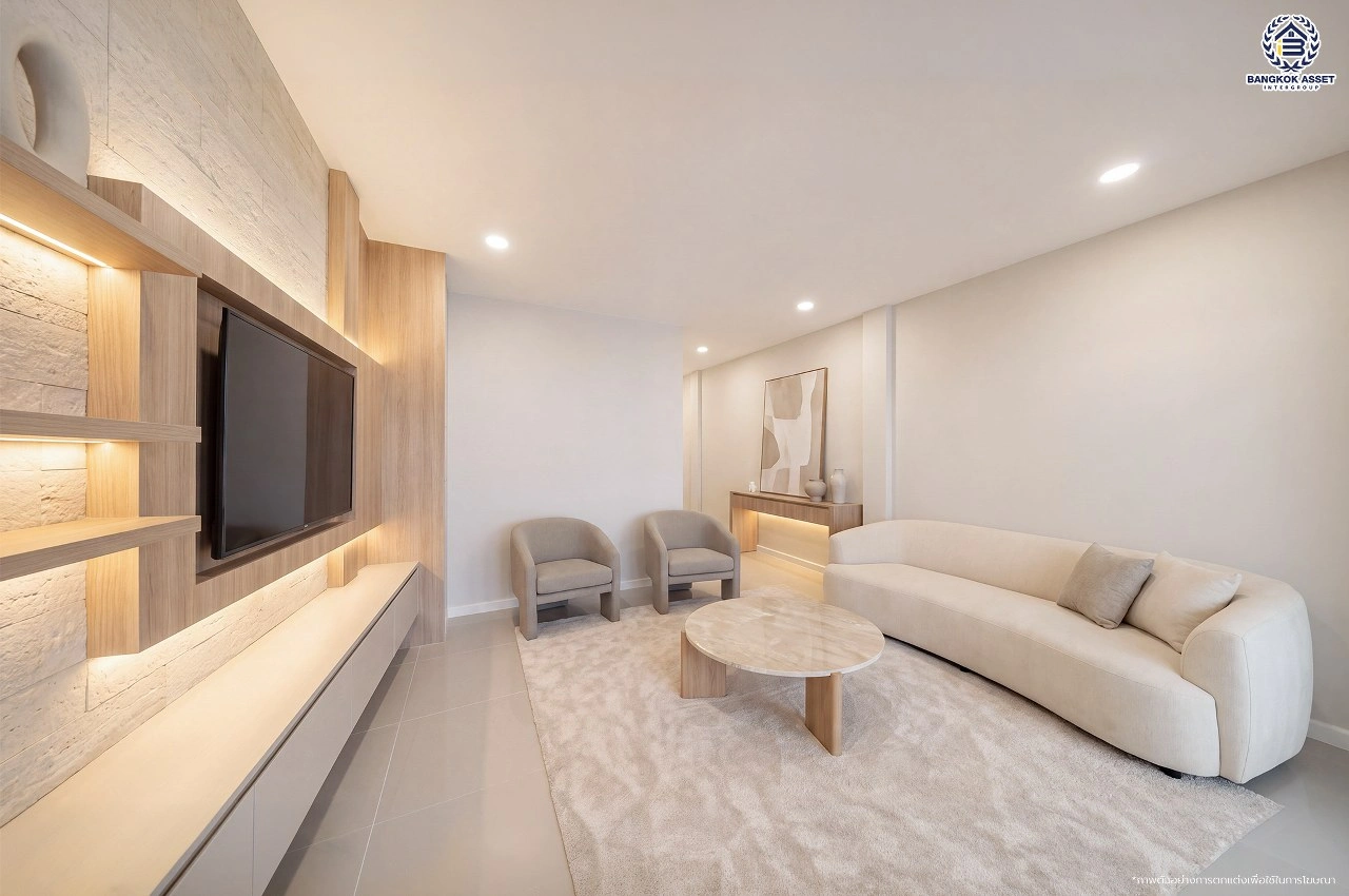 บ้านรีโนเวทใหม่ ทาวน์โฮม 3 ชั้น โครงการ เกตุนุติการ์เด้น ลาดพร้าว94 เนื้อที่ 17 ตร.ว. พื้นที่ใช้สอย 152.07 ตร.ม. 4 นอน 3 น้ำ ทำเลติดถนนลาดพร้าว ใกล้รถไฟฟ้าสายสีเหลือง และทางด่วนเอกมัย-รามอินทรา ถึงทองหล่อเพียง 15 นาทีเท่านั้น