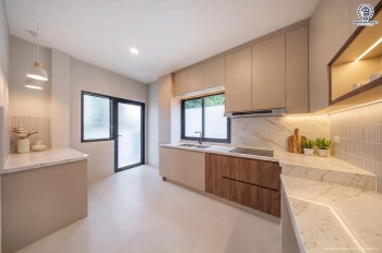 บ้านรีโนเวทใหม่ โครงการ ลัดดารมย์ ปิ่นเกล้า เนื้อที่ 84 ตร.ว. พื้นที่ใช้สอย 295.07 ตร.ม. ฟังก์ชัน 4 ห้องนอน 3 ห้องน้ำ 2 ที่จอดรถ ทำเลถนนนครอินทร์ เชื่อมต่อรัตนาธิเบศร์ กาญจนาภิเษก ราชพฤกษ์ ใกล้รถไฟฟ้าสายสีม่วง "สถานีแยกนนทบุรี 1" ใกล้ Central Westville