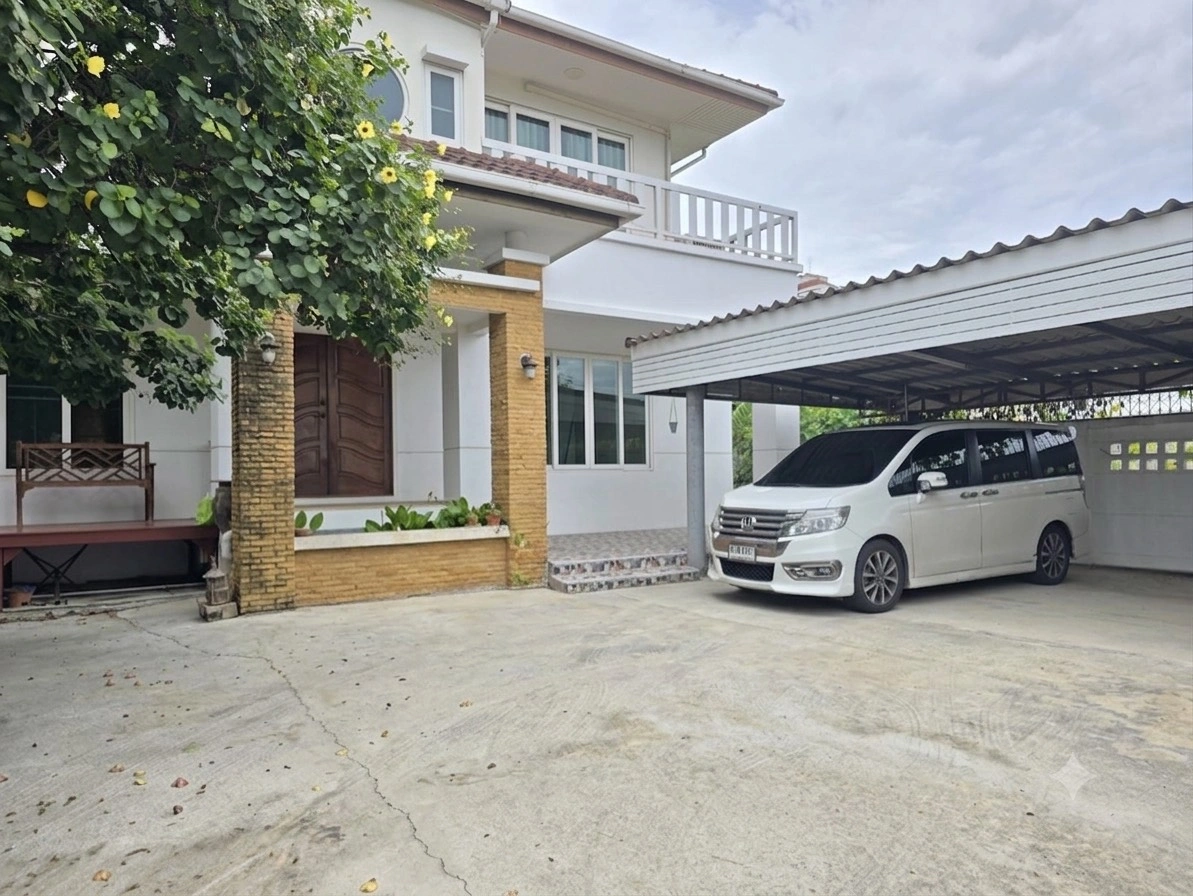 บ้านเดี่ยวพร้อมอยู่ ซ.ลาดพร้าว 87 แยก 7 เนื้อที่ 104 ตร.ว. พื้นที่ใช้สอย 262 ตร.ม. 4 ห้องนอน 4 ห้องน้ำ จอดรถ 4 คัน แถมแอร์ 5 เครื่อง ใกล้ Central EastVille เดอะมอลล์ไลฟ์สโตร์ บางกะปิ และรถไฟฟ้าสายสีเหลือง สถานีลาดพร้าว 83