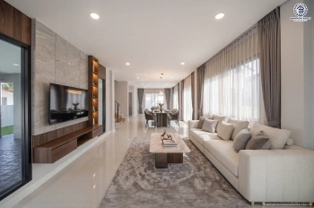 บ้านเดี่ยวรีโนเวทใหม่ โครงการ ชลลดา บางบัวทอง เนื้อที่ 70 ตร.ว. พื้นที่ใช้สอย 232.50 ตร.ม. ฟังก์ชัน 3 ห้องนอน 3 ห้องน้ำ จอดรถได้ 2 คัน จาก Land and House ตั้งอยู่บนถนนบางกรวย-ไทรน้อย เชื่อมต่อถนนรัตนาธิเบศร์ ถนนกาญจนาภิเษก และถนนชัยพฤกษ์ ใกล้รถไฟฟ้า MRT สายสีม่วง "สถานีคลองบางไผ่"