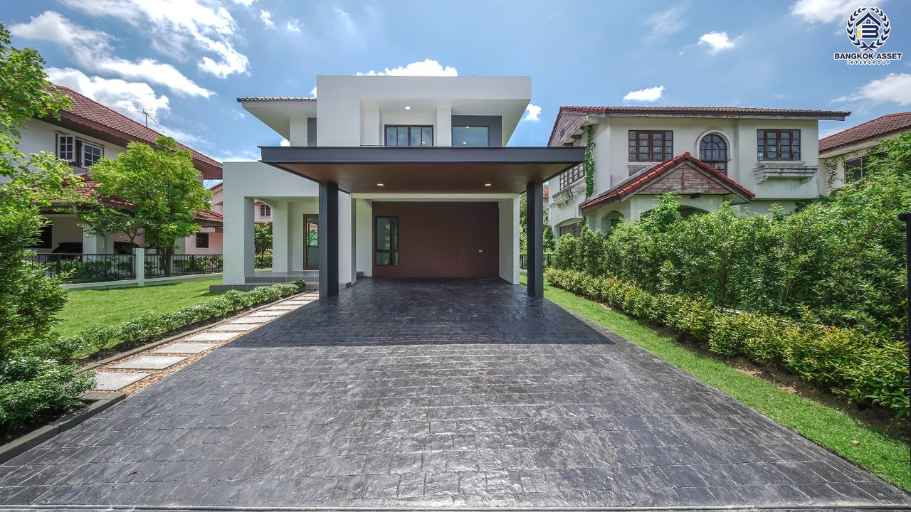 บ้านเดี่ยวรีโนเวทใหม่ โครงการ ชลลดา บางบัวทอง บนเนื้อที่ 79 ตร.ว. พื้นที่ใช้สอย 188.84 ตร.ม. ฟังก์ชัน 4 ห้องนอน 3 ห้องน้ำ และ 2 ที่จอดรถ เชื่อมต่อถนนบางกรวย-ไทรน้อย ถนนกาญจนาภิเษก ถนนรัตนาธิเบศร์ ถนนชัยพฤกษ์ และถนนราชพฤกษ์ได้สะดวก ใกล้รถไฟฟ้า MRT สายสีม่วง สถานีบางพลูและสถานีคลองบางไผ่