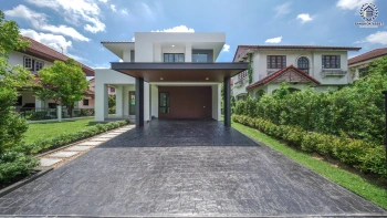 บ้านเดี่ยวรีโนเวทใหม่ โครงการ ชลลดา บางบัวทอง บนเนื้อที่ 79 ตร.ว. พื้นที่ใช้สอย 188.84 ตร.ม. ฟังก์ชัน 4 ห้องนอน 3 ห้องน้ำ และ 2 ที่จอดรถ เชื่อมต่อถนนบางกรวย-ไทรน้อย ถนนกาญจนาภิเษก ถนนรัตนาธิเบศร์ ถนนชัยพฤกษ์ และถนนราชพฤกษ์ได้สะดวก ใกล้รถไฟฟ้า MRT สายสีม่วง สถานีบางพลูและสถานีคลองบางไผ่