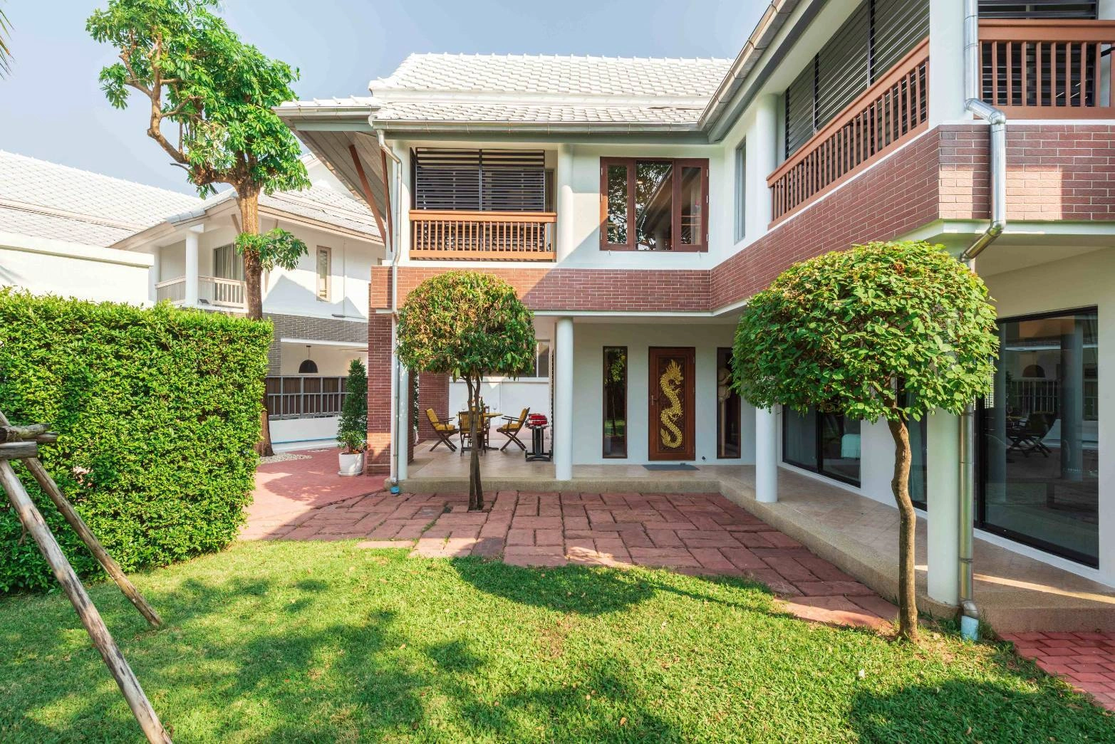 จ้าของโพสขายเอง (Owner Post)  ขายบ้านเดี่ยวหลังมุม พื้นที่สวนส่วนตัวขนาดใหญ่ 102.2 ตรว !!! รีโนเวทใหม่ทั้งหลัง พร้อมเข้าอยู่ โดยผู้รับเหมาชาวตะวันตกที่ผ่านการรับรองมาตรฐาน