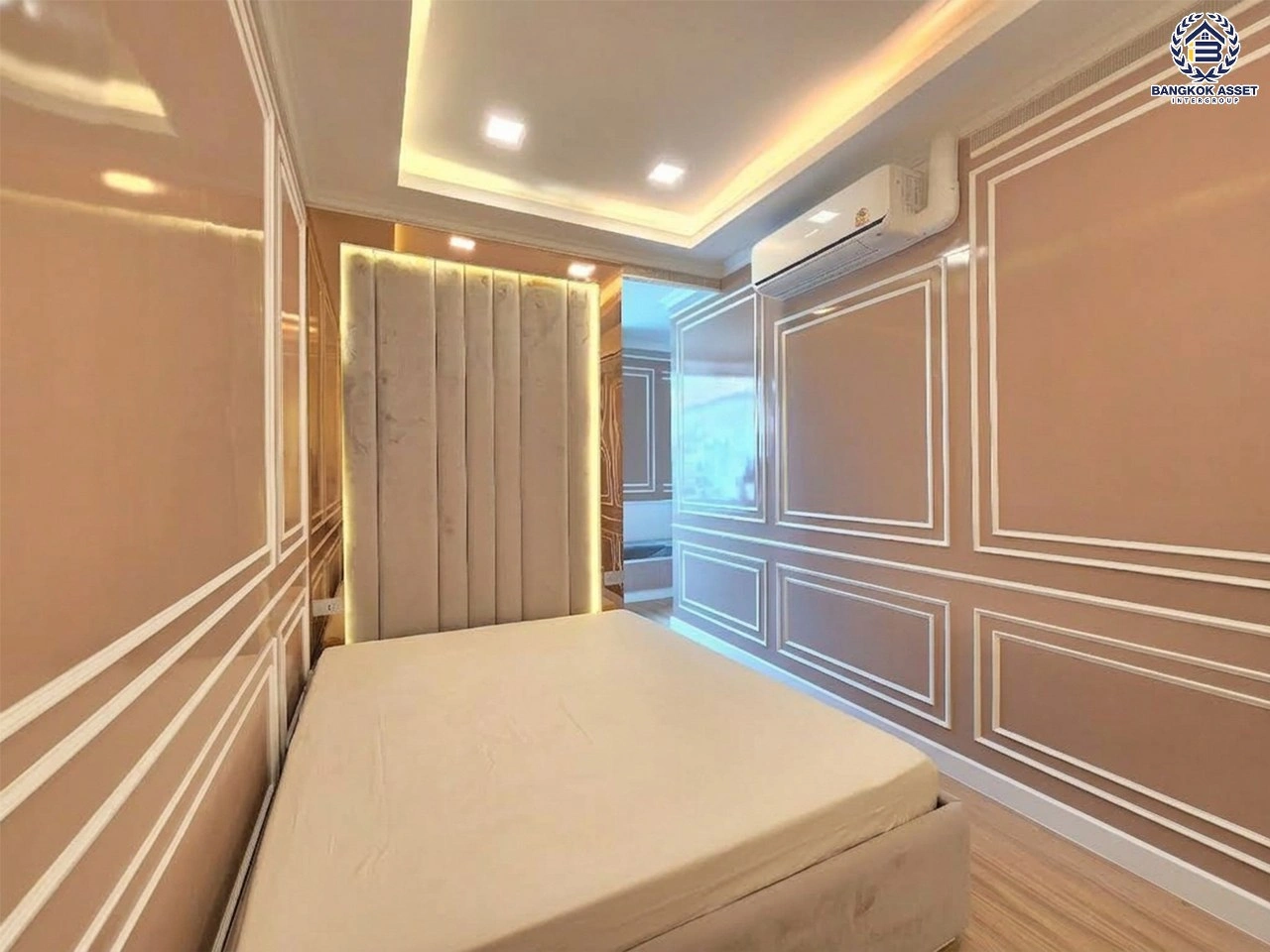บ้านเดี่ยว 2 ชั้น โครงการ เพอร์เฟคเพลส รัตนาธิเบศร์-ไทรม้า เนื้อที่ 59.8 ตร.ว. พื้นที่ใช้สอย 160 ตร.ม. ฟังก์ชัน 3 ห้องนอน 2 ห้องน้ำ 2 ที่จอดรถ เดินทางเชื่อมต่อถนนรัตนาธิเบศร์ ถนนราชพฤกษ์ และถนนท่าอิฐ–ไทรม้า ใกล้รถไฟฟ้า MRT สายสีม่วง "สถานีไทรม้า"