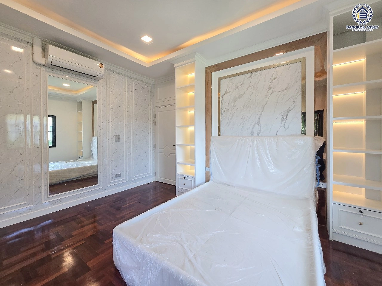 บ้านเดี่ยว 2 ชั้น โครงการ เพอร์เฟคเพลส รัตนาธิเบศร์-ไทรม้า เนื้อที่ 59.8 ตร.ว. พื้นที่ใช้สอย 160 ตร.ม. ฟังก์ชัน 3 ห้องนอน 2 ห้องน้ำ 2 ที่จอดรถ เดินทางเชื่อมต่อถนนรัตนาธิเบศร์ ถนนราชพฤกษ์ และถนนท่าอิฐ–ไทรม้า ใกล้รถไฟฟ้า MRT สายสีม่วง "สถานีไทรม้า"
