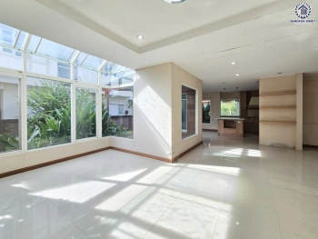 บ้านเดี่ยวมือสอง 2 ชั้น โครงการ ลัดดารมย์ อิลิแกนซ์ พระราม5-1 เนื้อที่ 108.9 ตร.ว. พื้นที่ใช้สอย 175 ตร.ม. ฟังก์ชัน 3 ห้องนอน 4 ห้องน้ำ จอดรถได้ 2 คัน จาก Q. House เดินทางสะดวก เชื่อมต่อถนนนครอินทร์ ถนนกาญจนาภิเษก  ใกล้วงเวียนพระราม 5, The Walk ราชพฤกษ์ และ The Crystal SB ราชพฤกษ์