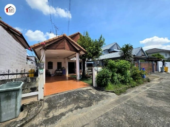 ขายด่วน! บ้านเดี่ยว ทำเลท่าอิฐ ราคาไม่ถึง 3 ล้าน ไม่มีค่าส่วนกลาง  ทำเลดี เข้า-ออกได้หลายเส้นทาง ใกล้รถไฟฟ้า ใกล้ทางด่วน