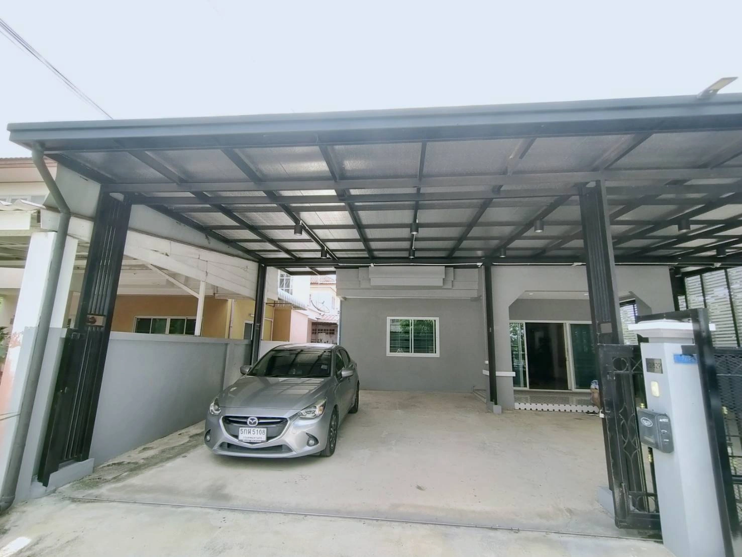 บ้านเดี่ยว ต่อเติมพร้อมอยู่ ติดถนนใหญ่ ใกล้ถนนวงแหวน รังสิต-คลอง4