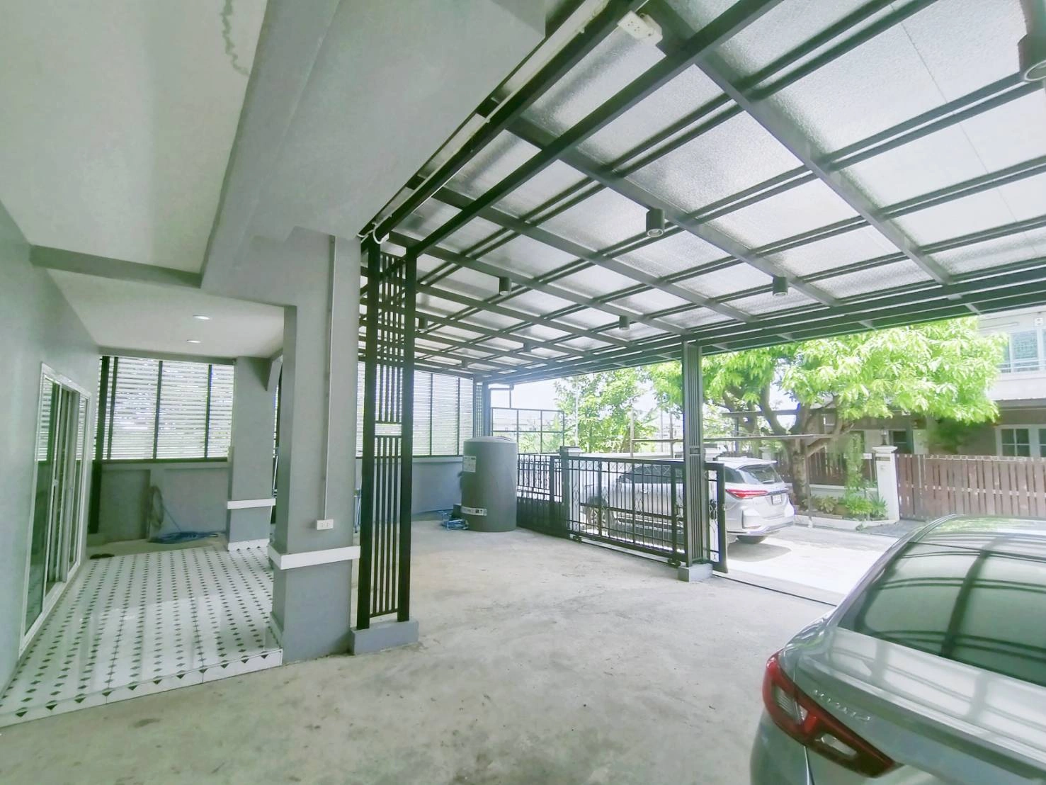 บ้านเดี่ยว ต่อเติมพร้อมอยู่ ติดถนนใหญ่ ใกล้ถนนวงแหวน รังสิต-คลอง4