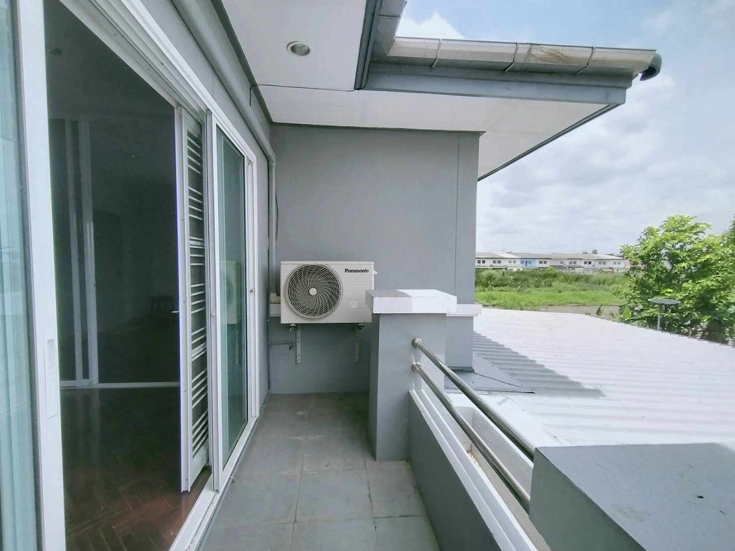 บ้านเดี่ยว ต่อเติมพร้อมอยู่ ติดถนนใหญ่ ใกล้ถนนวงแหวน รังสิต-คลอง4