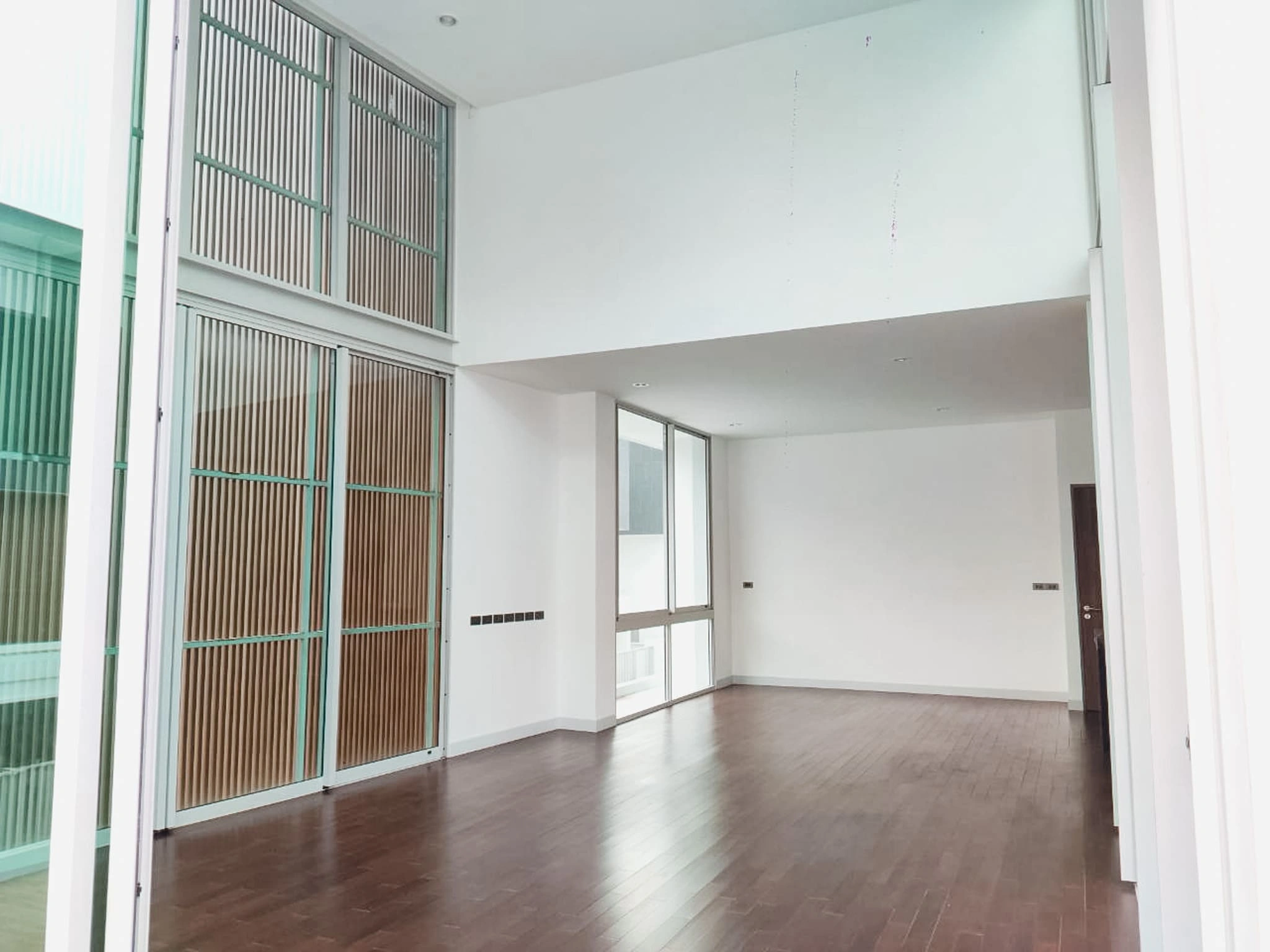 ขายบ้านหรูทำเลพรานนก ติดถนนใหญ่ เชื่อมต่อสาทรสะดวก พร้อมพื้นที่ใช้สอยสำหรับครอบครัวb