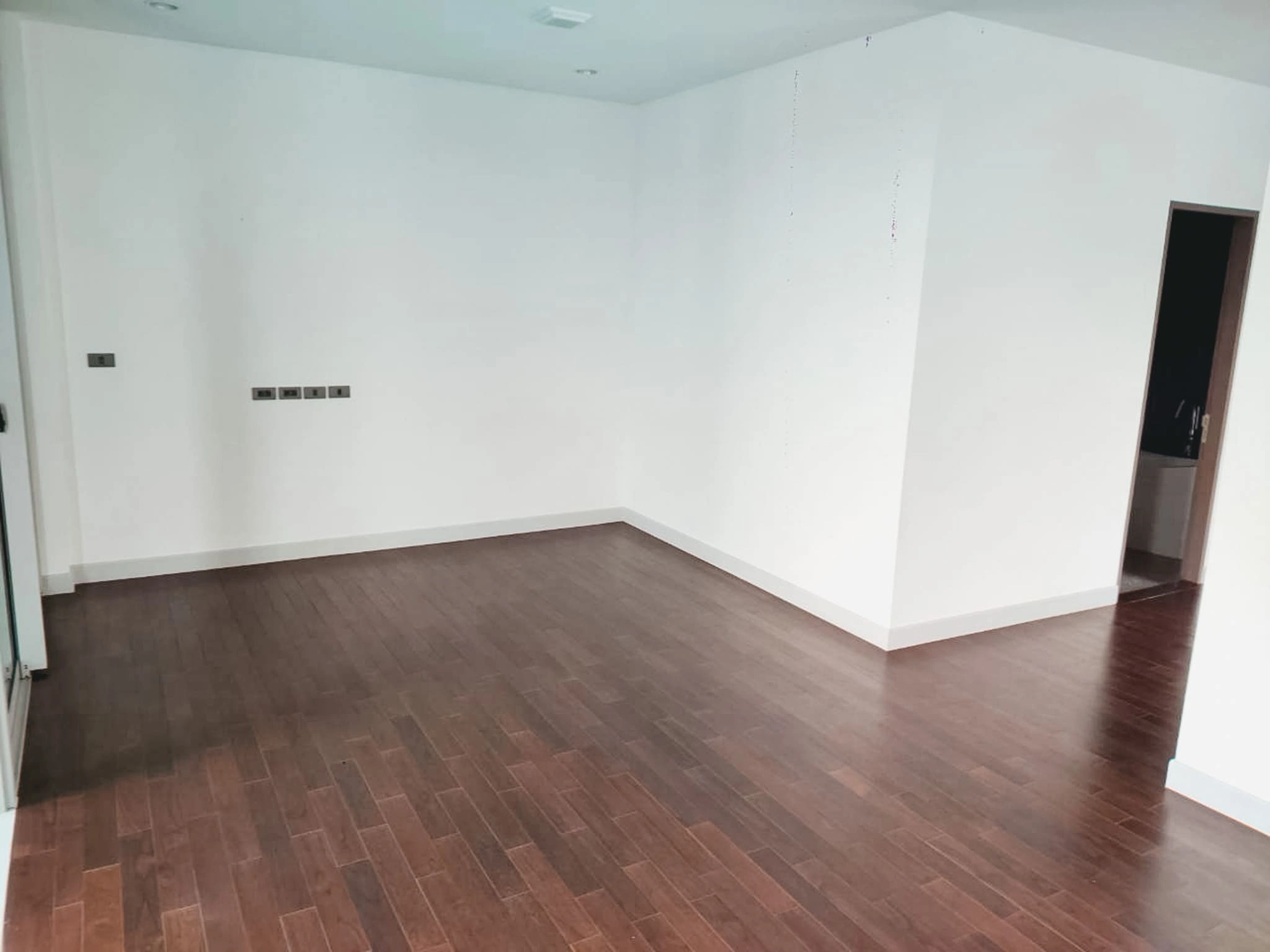 ขายบ้านหรูทำเลพรานนก ติดถนนใหญ่ เชื่อมต่อสาทรสะดวก พร้อมพื้นที่ใช้สอยสำหรับครอบครัวb