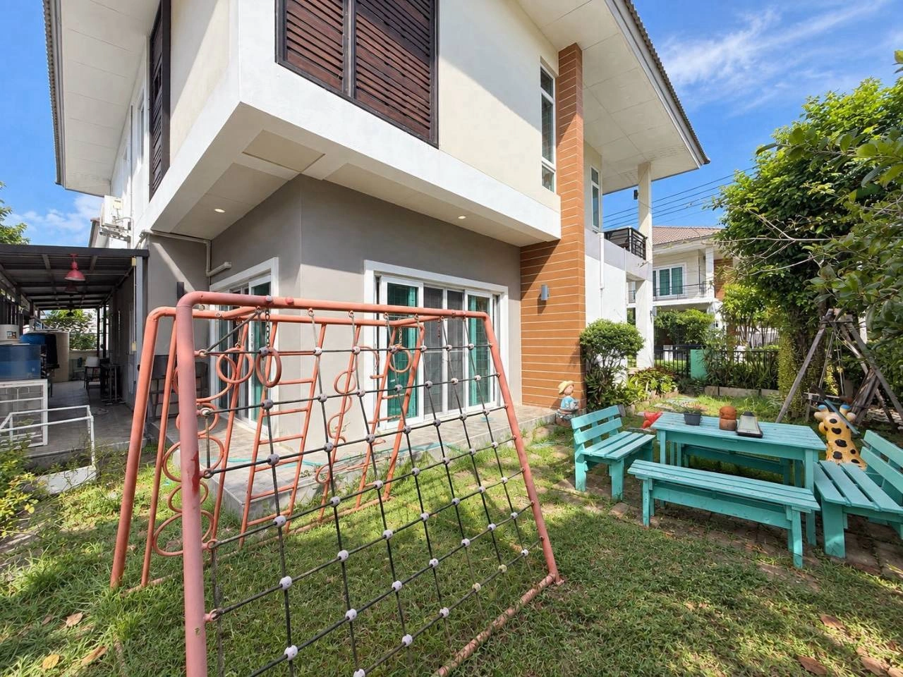 บ้านเดี่ยวหลังใหญ่ โครงการ เดอะบาลานซ์ ศาลายา (มุม) เนื้อที่ 75 ตร.ว. พื้นที่ใช้สอย 300 ตร.ม. ใกล้เซนทรัลศาลายา