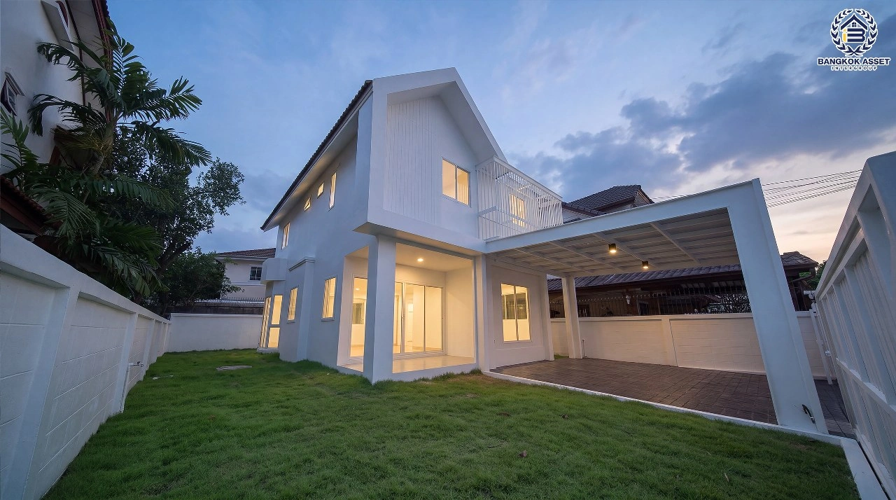 บ้านเดี่ยวรีโนเวทใหม่ โครงการ พาร์คเวย์โฮม ราษฎร์พัฒนา22 เนื้อที่ 52.4 ตร.ว. พื้นที่ใช้สอย 143 ตร.ม. บ้าน 2 ชั้น ฟังก์ชัน 3 ห้องนอน 3 ห้องน้ำ จอดรถได้ 2 คัน ทำเลราษฎร์พัฒนา เชื่อมต่อถนนรามคำแหง ถนนร่มเกล้า และถนนกรุงเทพกรีฑา ใกล้แหล่งช้อปปิ้งและสิ่งอำนวยความสะดวกครบครัน